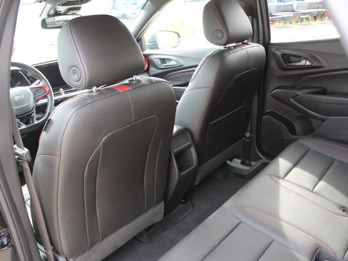 Used 2025 Chevrolet Trax RS FWD image 22