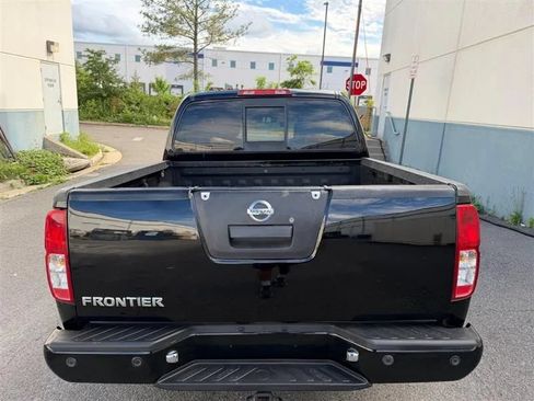 Used 2018 Nissan Frontier PRO-4X AWD/4WD image 17