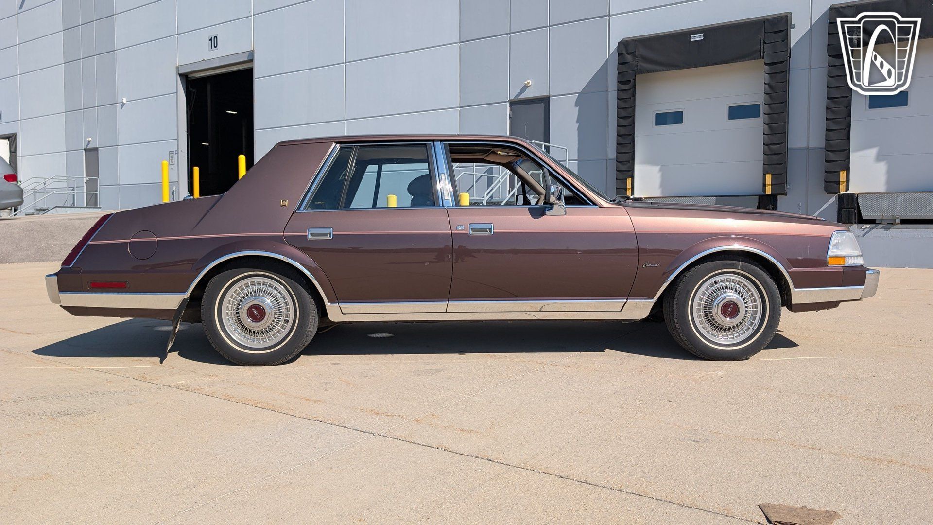 Used 1987 Lincoln Continental Signature RWD image 19