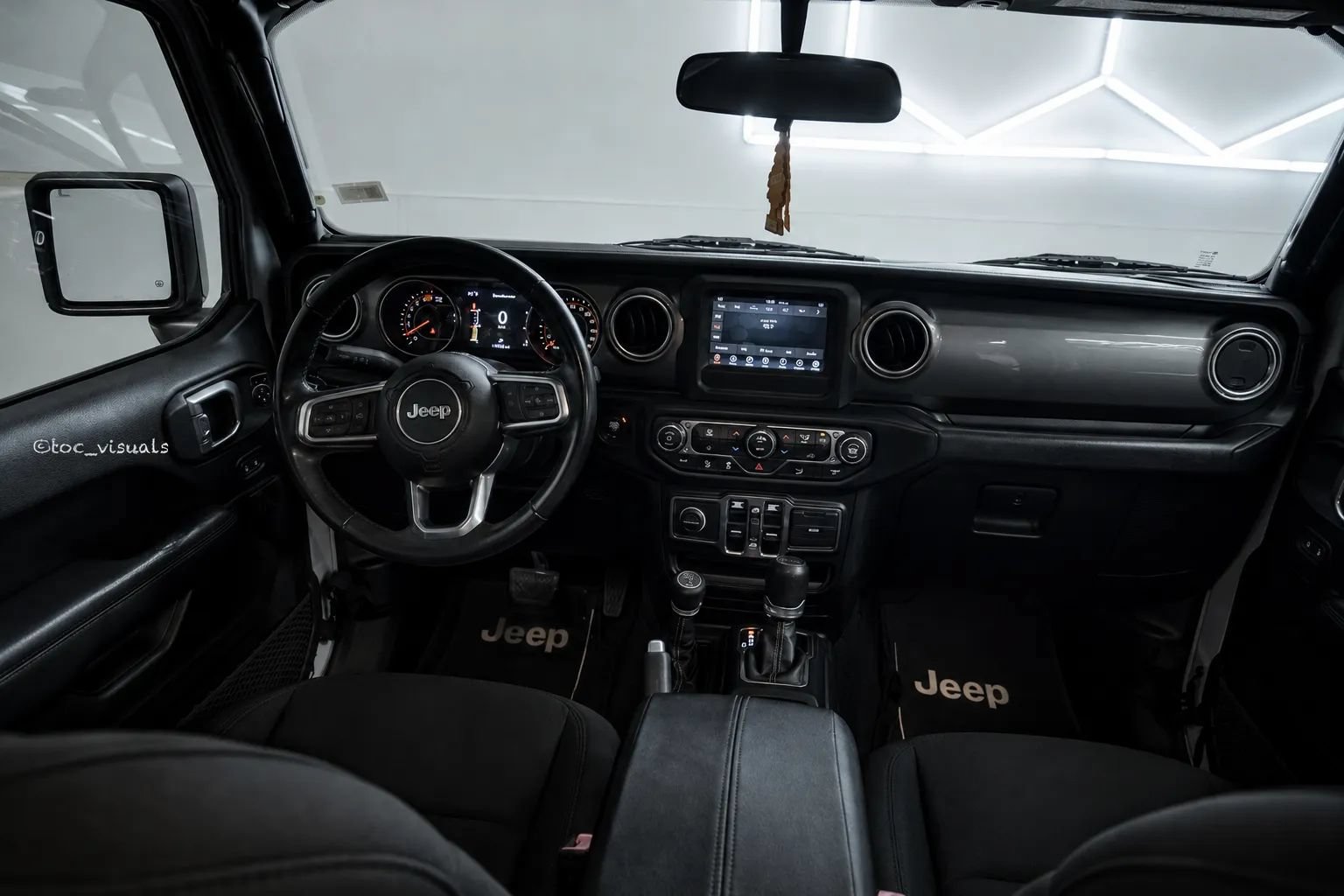 Used 2019 Jeep Wrangler Unlimited Sahara AWD/4WD image 5