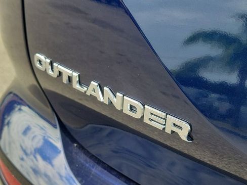 New 2026 Mitsubishi Outlander SE image 10