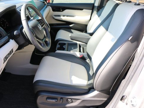 Used 2025 Honda Odyssey Elite image 26