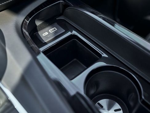 Used 2023 Cadillac Escalade V w/ LPO, ONYX Package image 78