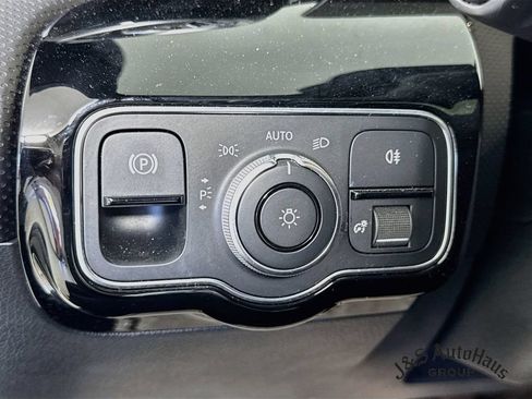Used 2020 Mercedes-Benz CLA 250 image 10