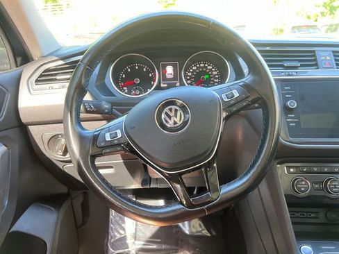 Used 2019 Volkswagen Tiguan SE w/ Panoramic Sunroof Package AWD/4WD image 13