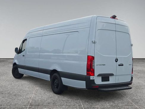 Used 2024 Mercedes-Benz Sprinter 2500 image 16