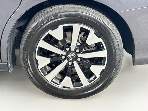 Used 2025 Honda Odyssey EX-L image 9