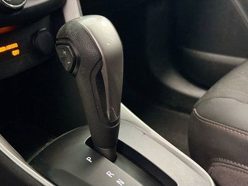 Certified 2022 Chevrolet Trax LT w/ LT Convenience Package image 15