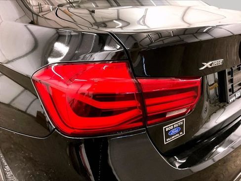 Used 2018 BMW 330i xDrive Sedan AWD/4WD image 29