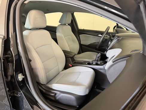 Used 2019 Chevrolet Cruze LT w/ Convenience Package FWD image 26