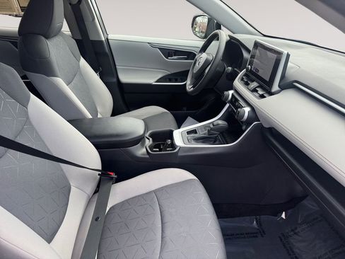 Used 2024 Toyota RAV4 XLE image 15