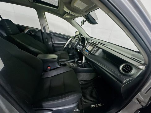 Used 2018 Toyota RAV4 XLE image 30