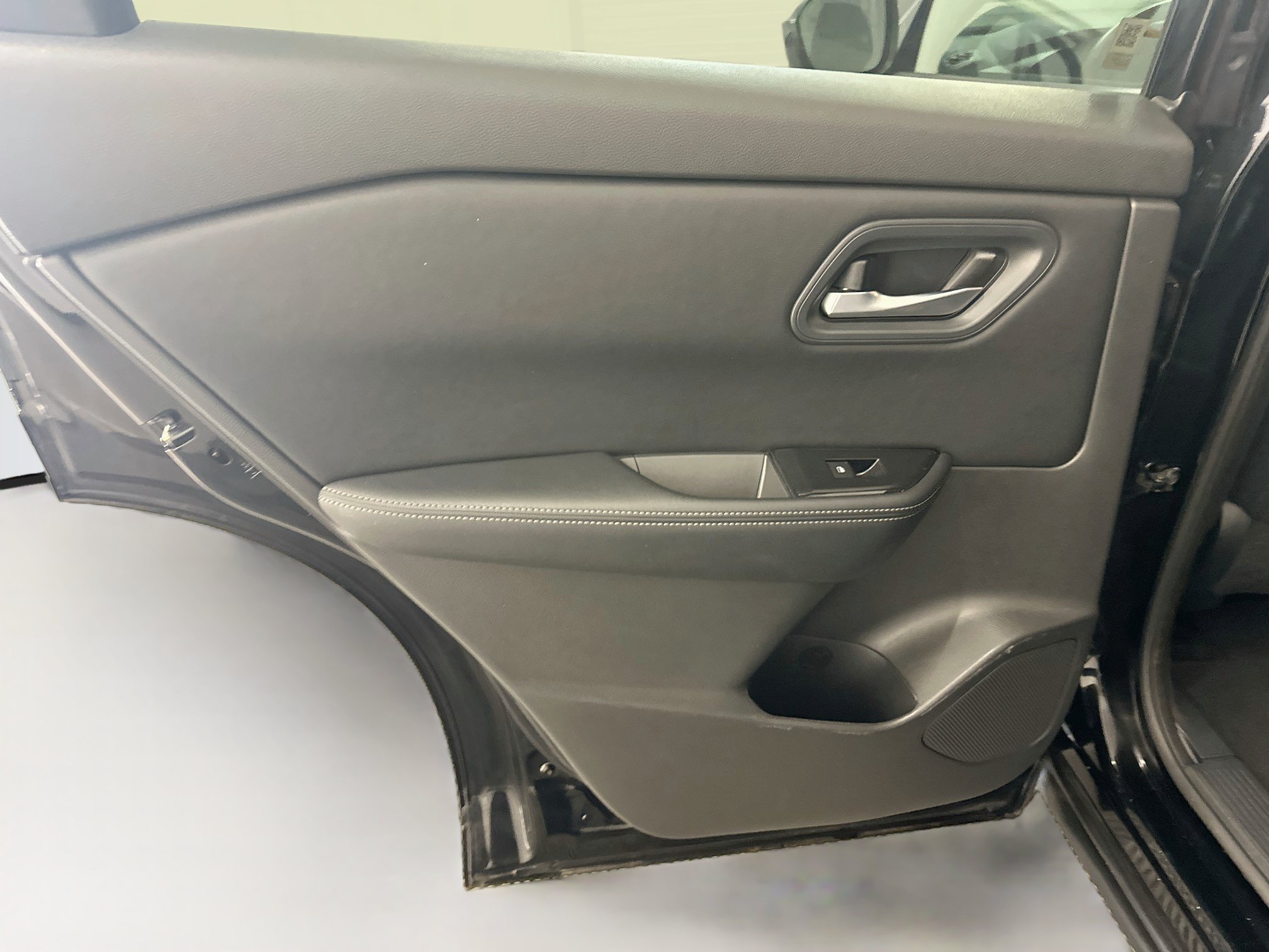 Used 2025 Nissan Rogue SV AWD/4WD image 26