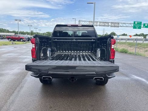 Certified 2024 Chevrolet Silverado 1500 Custom Trail Boss w/ LPO, Dark Essentials Package AWD/4WD image 15