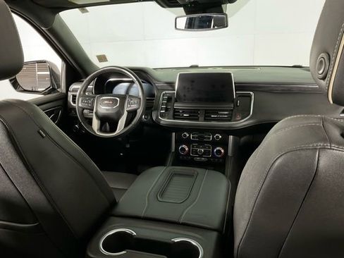 Used 2023 GMC Yukon SLT image 16