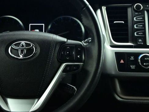 Used 2018 Toyota Highlander Limited image 43