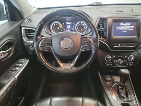 Used 2020 Jeep Cherokee Latitude Plus w/ Cold Weather Group AWD/4WD image 16