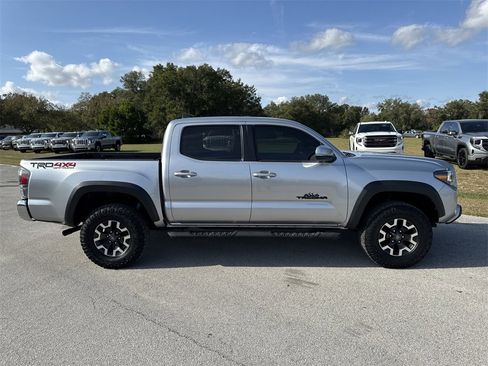 Used 2022 Toyota Tacoma TRD Off-Road image 9