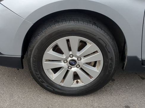 Used 2019 Subaru Outback 2.5i Premium image 13