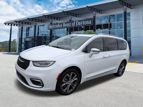 Used 2021 Chrysler Pacifica Pinnacle AWD/4WD image 8