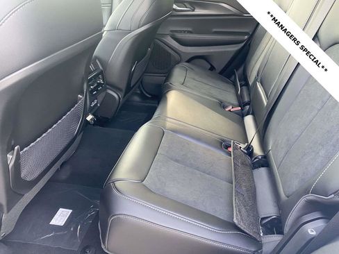 New 2025 Jeep Grand Cherokee Altitude image 39