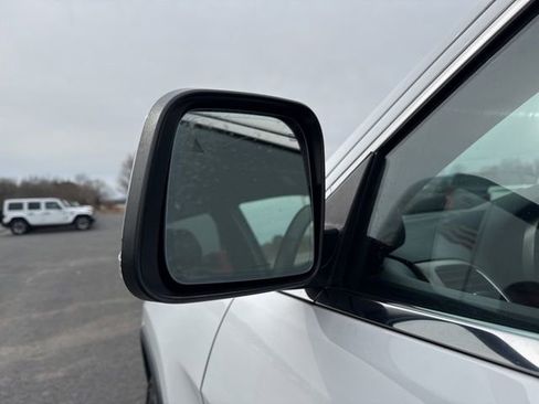 Used 2015 Jeep Grand Cherokee Limited image 19