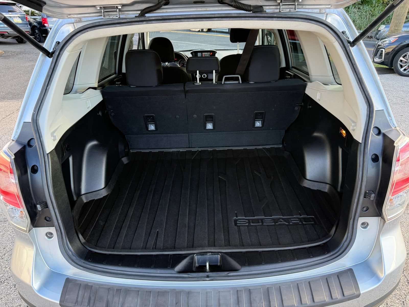 Used 2017 Subaru Forester 2.5i Premium w/ Popular Package #2A AWD/4WD image 12