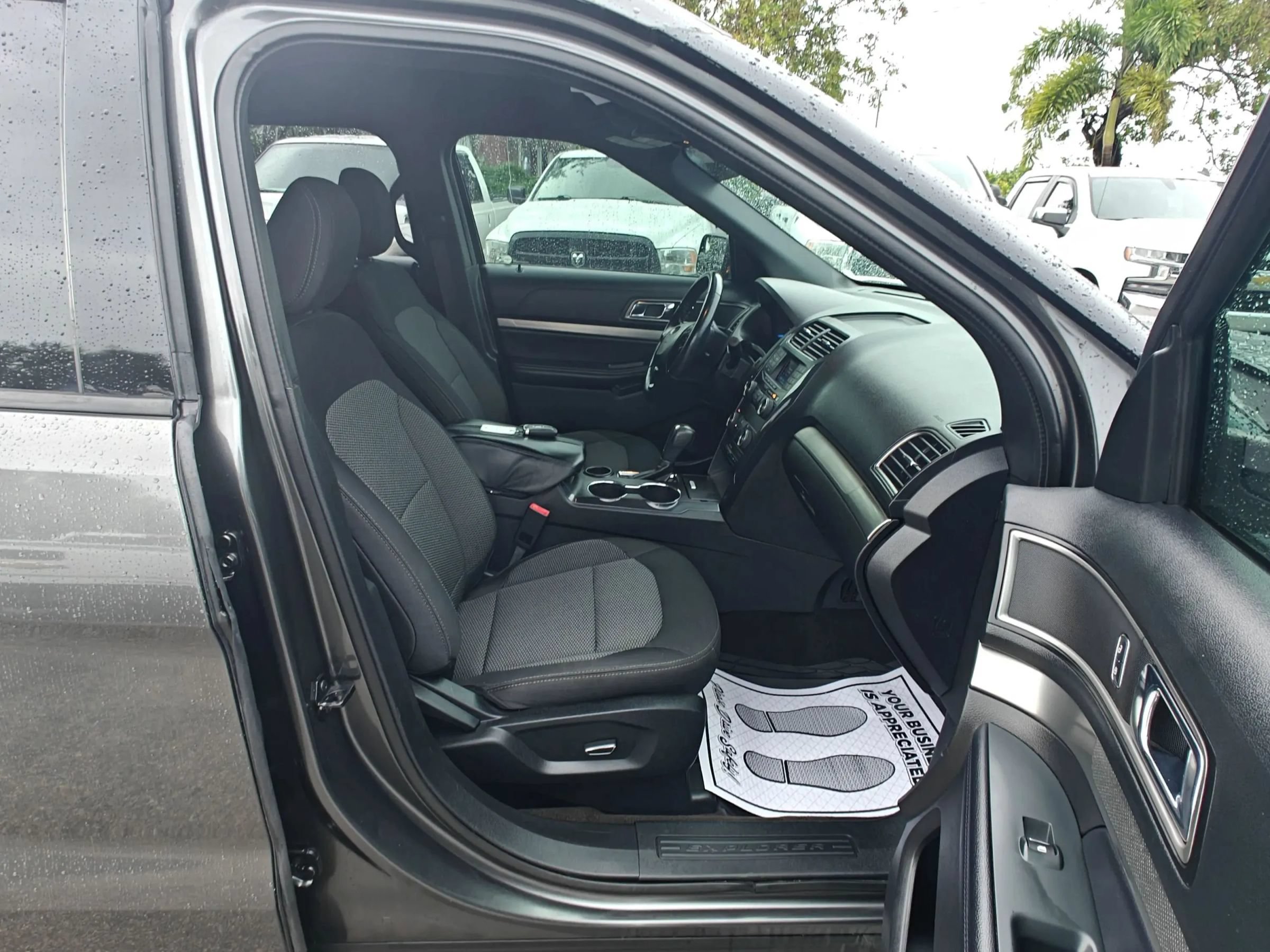 Used 2018 Ford Explorer XLT w/ Class II Trailer Tow Package FWD image 15