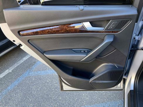 Used 2018 Audi Q5 2.0T Premium Plus w/ Premium Plus Package image 79