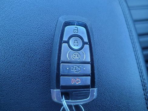 Used 2019 Ford Edge SEL w/ Equipment Group 201A FWD image 32