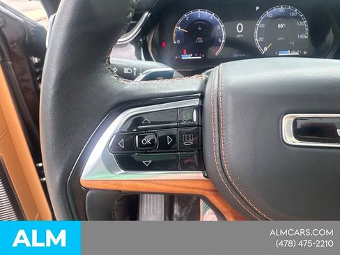 Used 2025 Jeep Grand Cherokee Summit AWD/4WD image 20