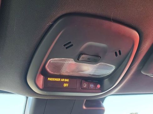 Certified 2024 Chevrolet Trax RS image 32