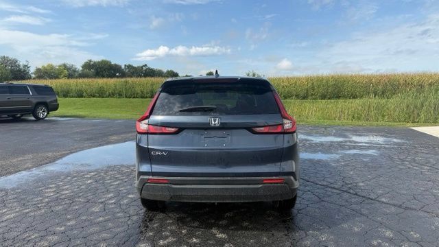 Used 2025 Honda CR-V EX image 4