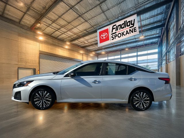 Used 2025 Nissan Altima 2.5 SV AWD/4WD image 3