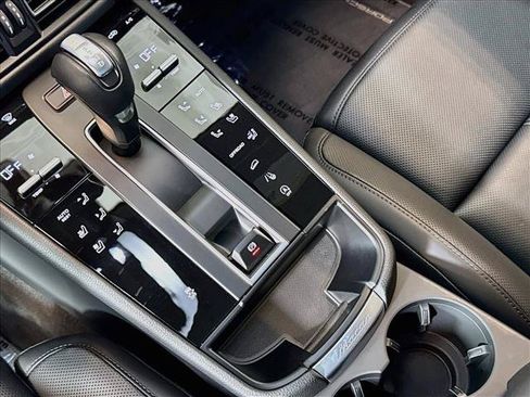 Certified 2026 Porsche Macan AWD/4WD image 19