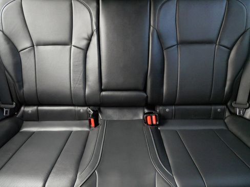 Used 2019 Subaru Impreza 2.0i Limited image 13