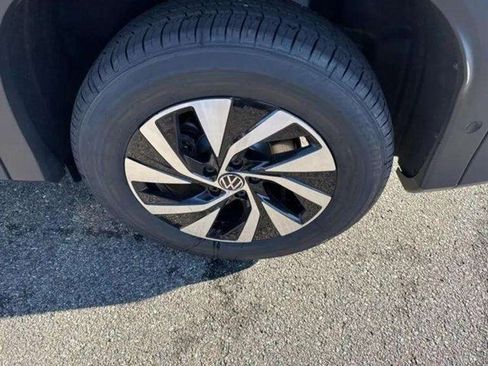 New 2026 Volkswagen Tiguan S image 10