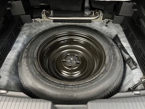 Used 2025 Nissan Rogue SV image 33