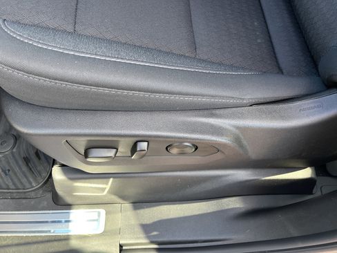 Used 2024 Chevrolet Silverado 1500 LT image 13