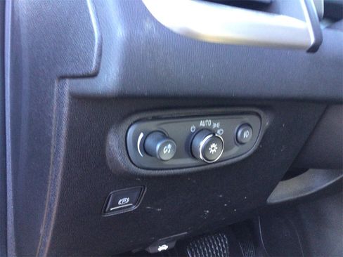 Used 2018 GMC Terrain Denali w/ Advanced Safety Package image 18