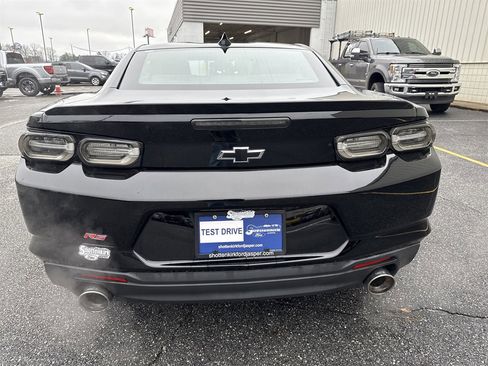 Used 2021 Chevrolet Camaro LT w/ RS Package image 6
