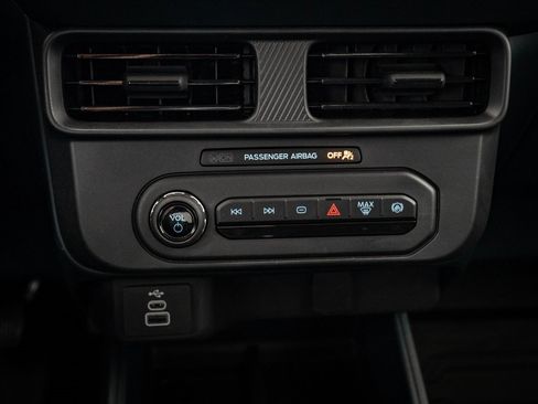 Used 2025 Ford Maverick XL image 33