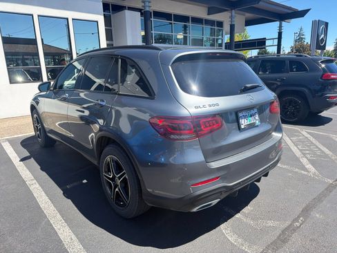Used 2021 Mercedes-Benz GLC 300 4MATIC image 7