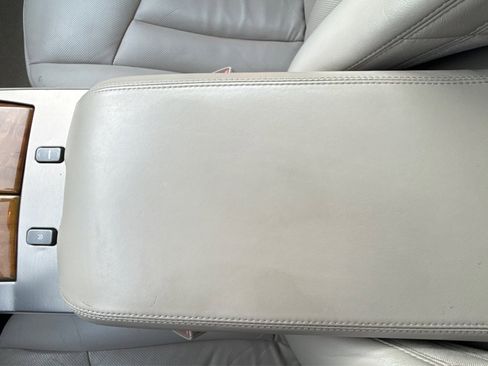 Used 2006 Cadillac XLR image 26