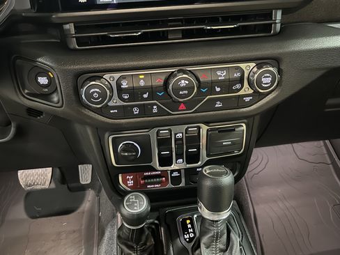 New 2026 Jeep Gladiator Willys AWD/4WD image 24