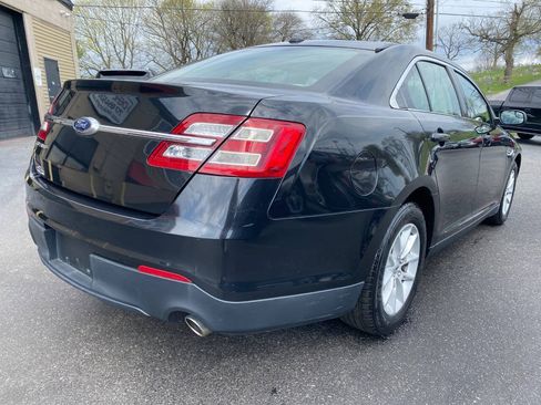 Used 2015 Ford Taurus SE FWD image 3
