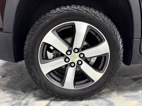 Used 2020 Chevrolet Traverse LT image 33