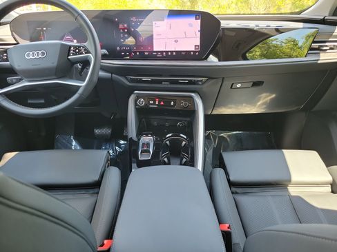 Used 2025 Audi Q5 Premium Plus w/ Premium Plus image 14