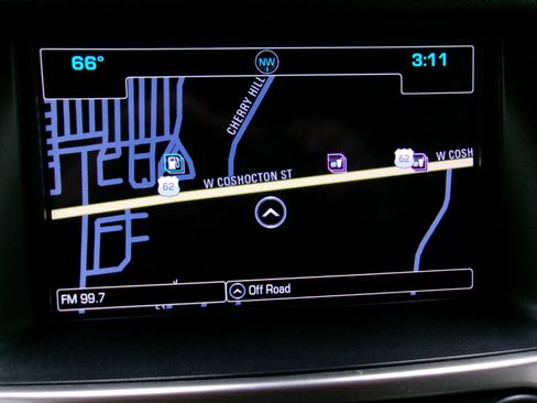 Used 2018 Chevrolet Suburban LT image 5