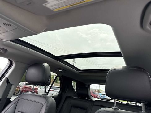 Certified 2022 Chevrolet Equinox Premier FWD image 16
